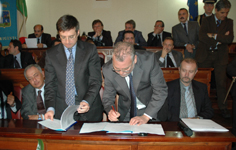 La firma del protocollo d'intesa per la SS 189