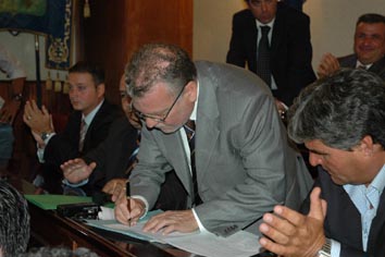 Il Presidente D'Orsi firma la determinazione con cui nomina la Giunta