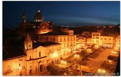 Vista notturna di Favara