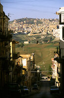 Comitini  Centro Storico sullo sfondo Aragona